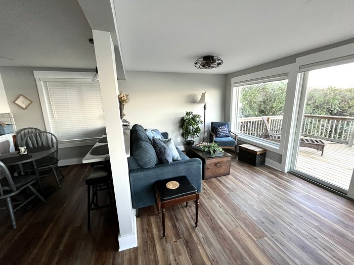 Lakefront living room